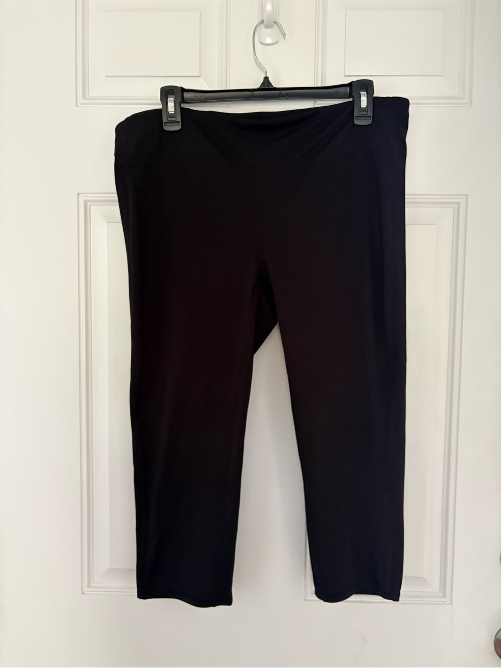 GAP Fit Black Capri Leggings